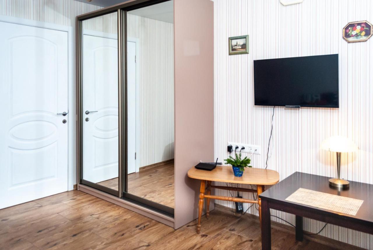 Botanical Garden Area Apartment Kharkiv Exterior photo